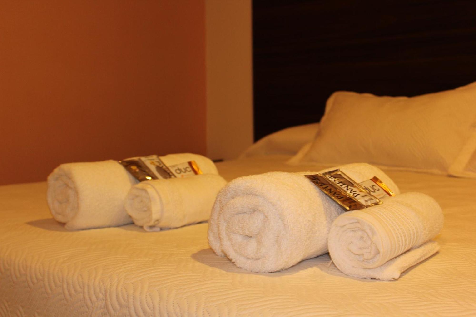 Golden Ross Hotel Villa Carlos Paz Exterior photo
